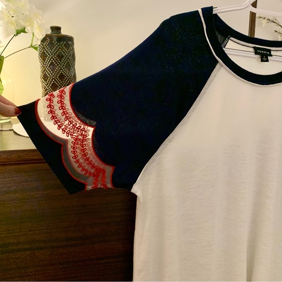 Torrid Embroidered Raglan T-Shirt, Size 2 - Picture 2 of 9